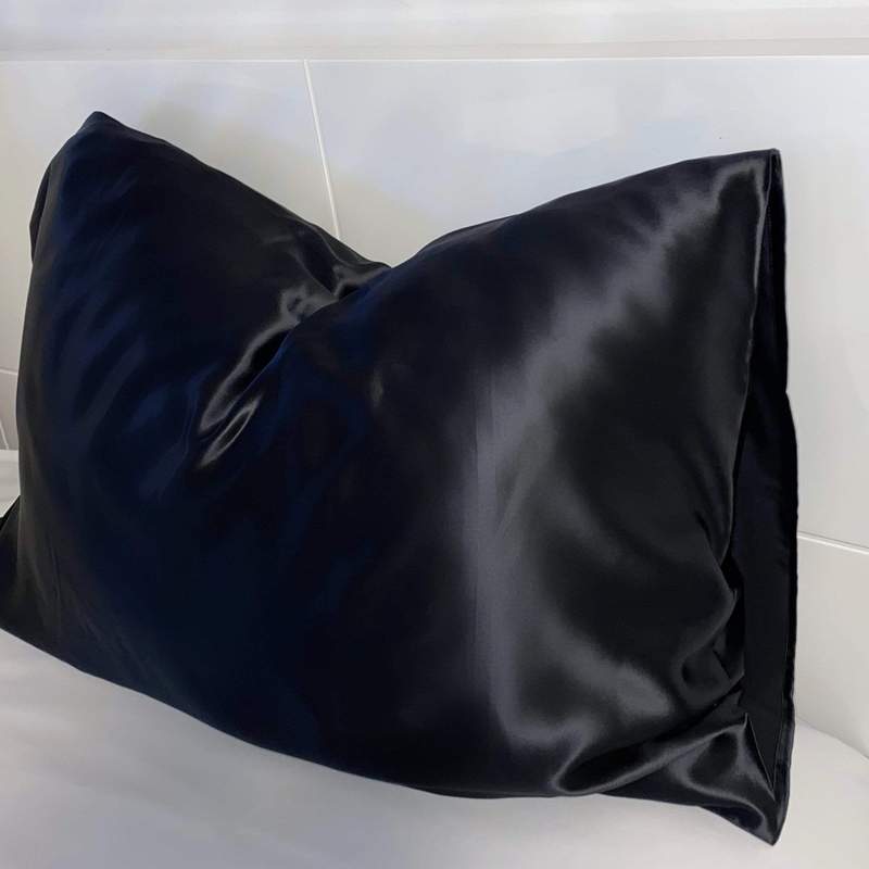 The Quiet Silk Pillowcase - Midnight Black-2
