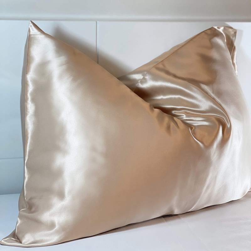 The Quiet Silk Pillowcase - Soft Champagne-3